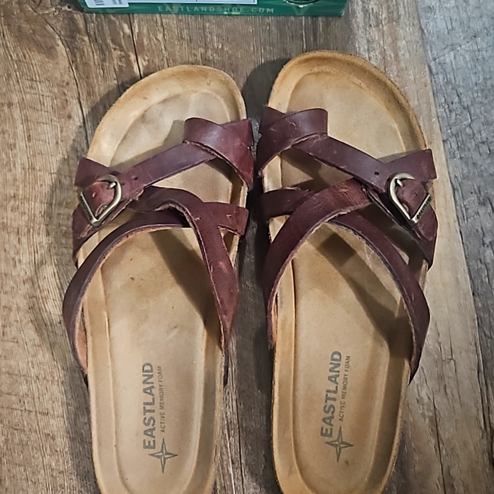 Eastland Sable sandals- dark walnut